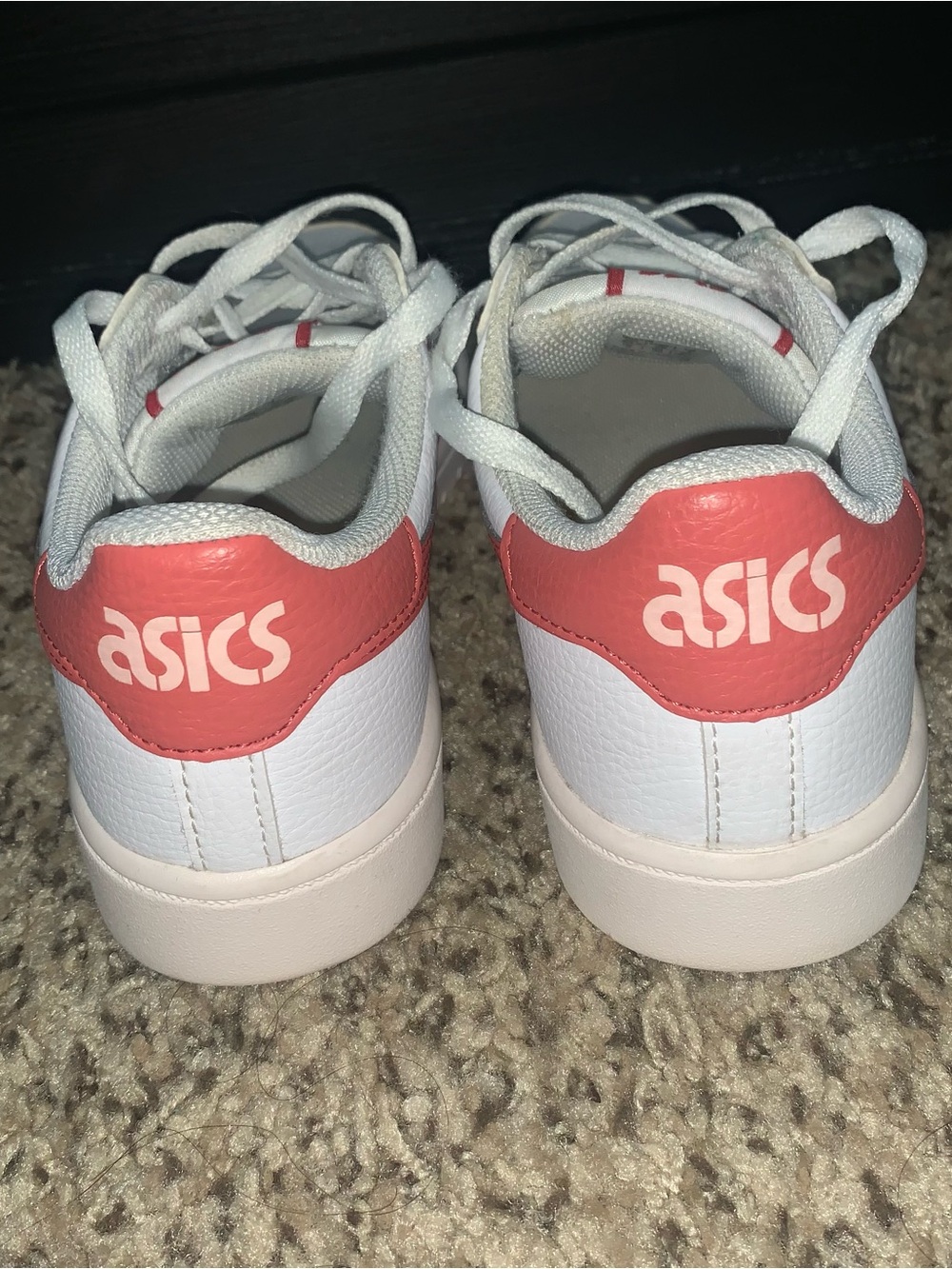 Sneakers - Picture 3 of 4